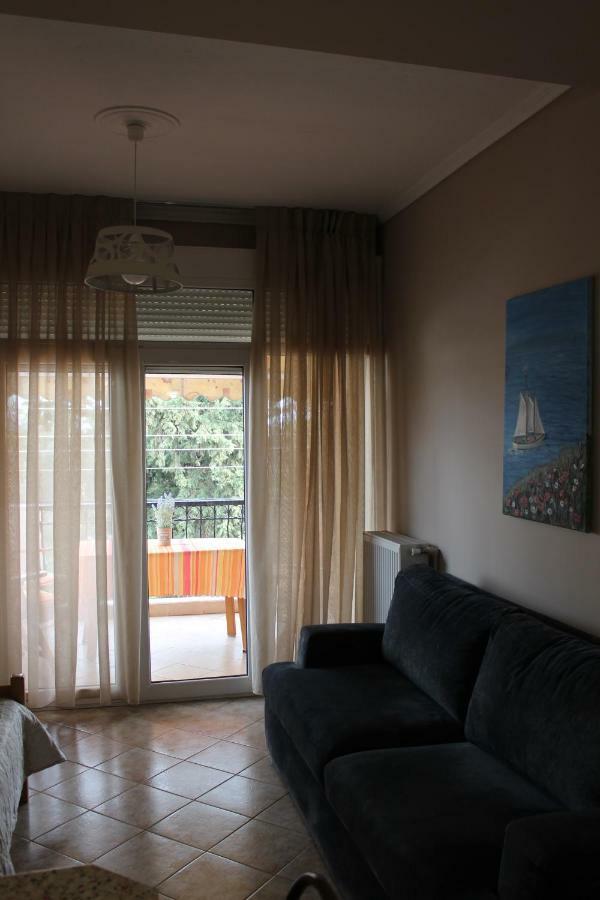 Souzana Rooms 1 Nea Plagia Ngoại thất bức ảnh